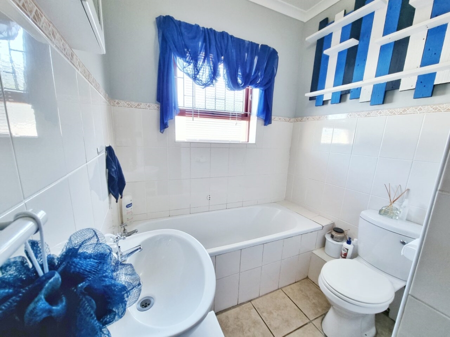 2 Bedroom Property for Sale in Kabega Park Eastern Cape
